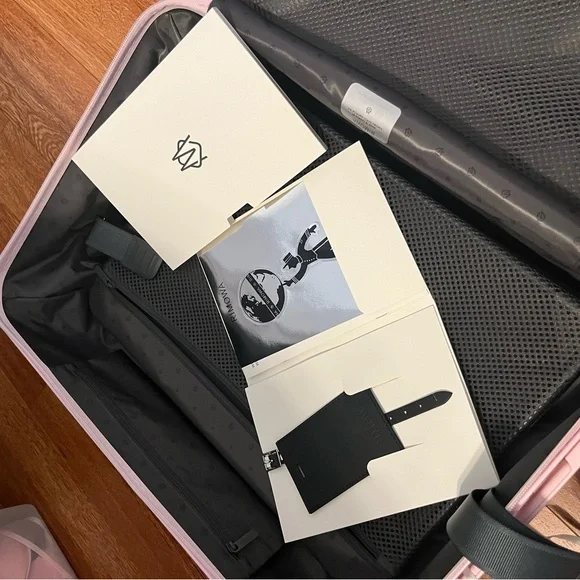 RIMOWA Essential Cabin in Ballerina Pink - Picture 8 of 16